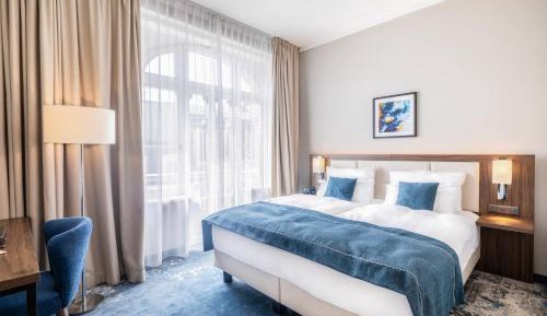 Standard Queen Room