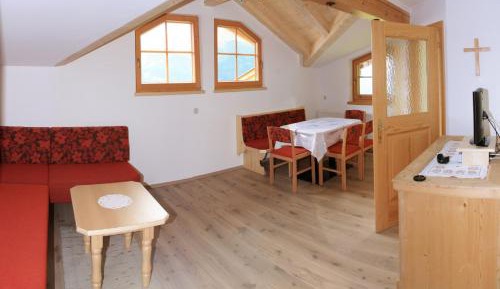Two-Bedroom Apartment (4 Adults)