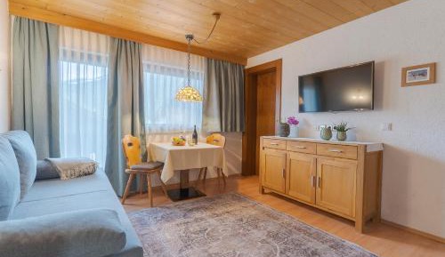 One-Bedroom Apartment with Balcony or Terrace