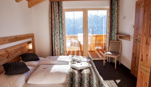 One-Bedroom Apartment with Balcony or Terrace
