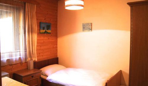 Standard Single Room with Shared Bathroom
