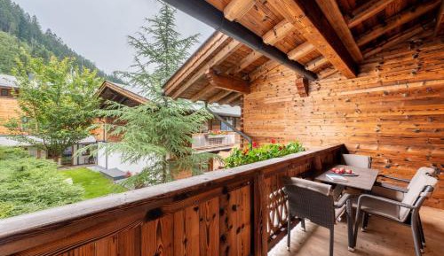 Classic Two-Bedroom Apartment with Balcony