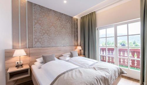 Small Double Room with Balcony and Lake View