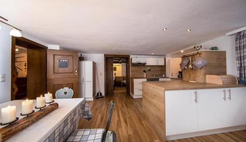 Three-Bedroom Apartment "Edelweiss"