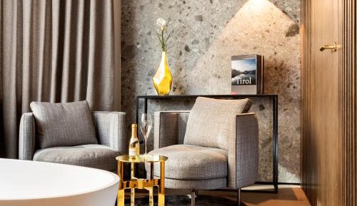 Junior Suite inspired by Golden Roof