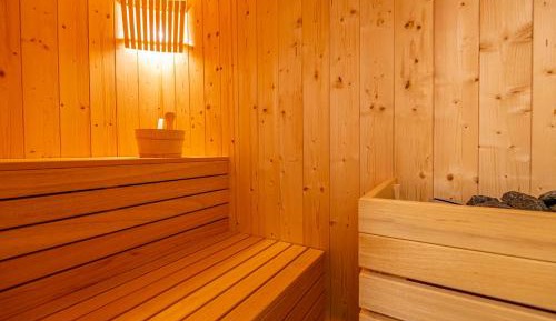 Chalet with 4 bedrooms and private sauna 