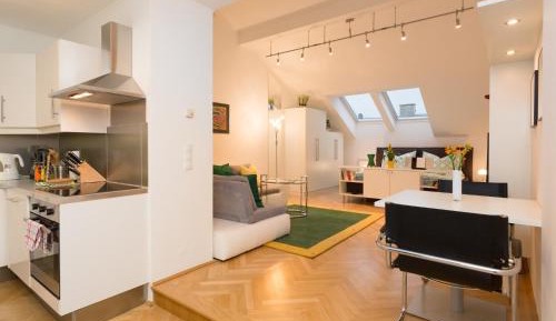 Studio, Address: Esslinggasse 9, 1010 Vienna