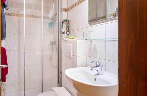 Sankt Oswald House | Holiday Home in Bad Kleinkirchheim