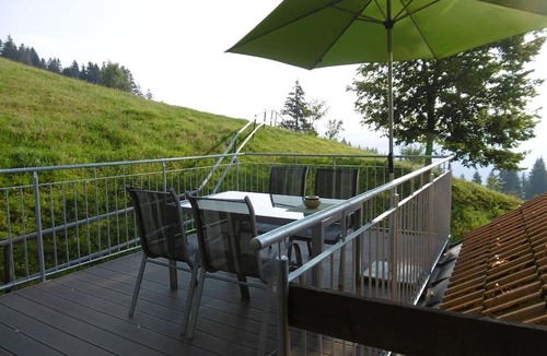 Sulzberg House | Holiday apartment on a farm, with riding possibilities and carriage rides – ideal for families with children