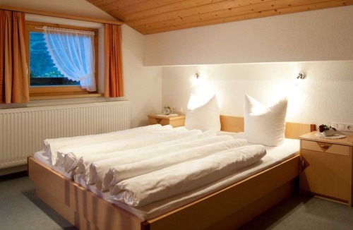 Damuels House | Double room with balcony - Aparthotel Garni Schönblick