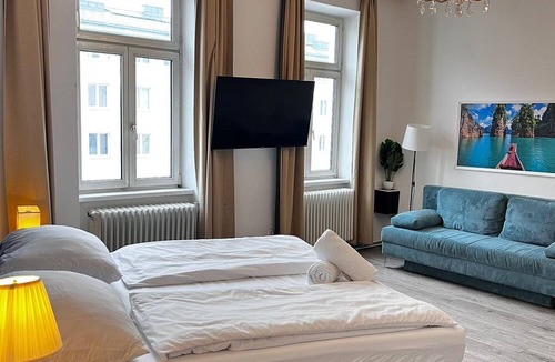 Meidling Apartment | Lovely 2BR Apartment Near U6 Schöpfwerk