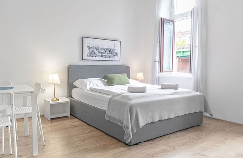 Wahring Apartment | Stylish Modern 2BR Near Vienna AKH