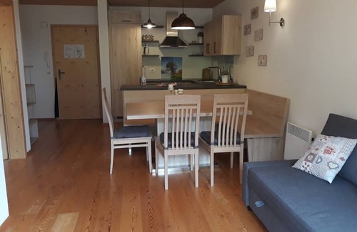 Untertschern Apartment | Beautiful Apartment With Balcony