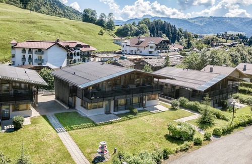Kirchdorf in Tirol Apartment | Modern apartment with garden and mountain views