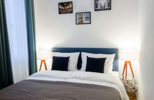 Innere Stadt Apartment | One-Bedroom Apartment with Terrace - Urania