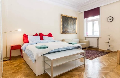 Josefstadt Apartment | ELEGANT, STYLISH STUDIO IN THE HEART OF VIENNA