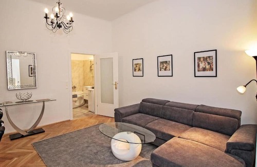 Schottenfeld Apartment | Cozy vacation apartment (63sqm) for 2 persons with kitchen