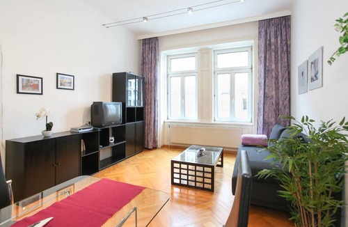 Ottakring Apartment | Nice 2 room apartment with luxurious bathroom for up to 4 people
