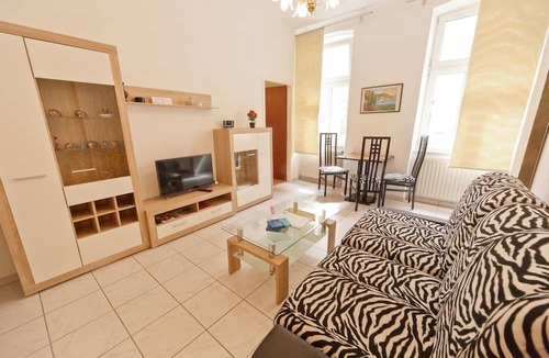 Funfhaus Apartment | Apartment No. 12 in Vienna near Schönbrunn/Westbahnhof | Keyless Check-In