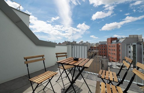 Favoriten Apartment | Premium Apartments with Air Conditioning - Doverys yard
