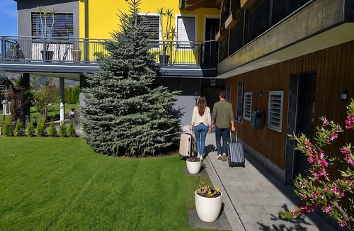 Rangersdorf Apartment | Apartment 'Koni's Ferienwohnung' with Mountain View and Covered Parking Space