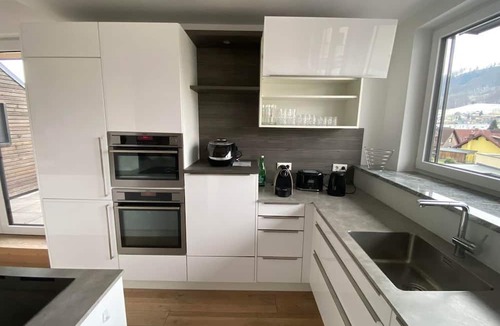 Pinsdorf Apartment | Moser Vacation Rental - Apartment, separate toilet and bathroom/shower