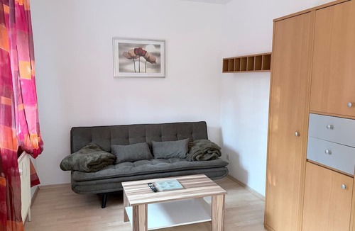 Leitendorf House | Holiday Home 'Zentrale Altbauwohnung' with Wi-Fi