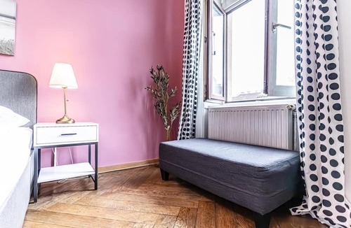 Wahring Apartment | Lovely 1BR Apt. near AKH Hospital