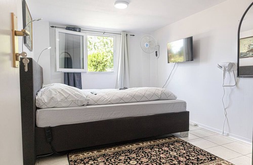 Grinzing Apartment | Spacious Home & Garden Free Parking