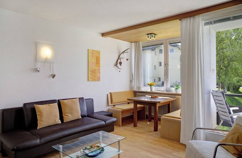 Seefeld in Tirol Apartment | Studio 'Harmony' with Mountain View, Shared Garden and Wi-Fi