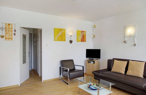 Seefeld in Tirol Apartment | Studio 'Harmony' with Mountain View, Shared Garden and Wi-Fi