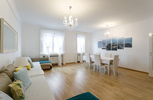 Wieden Apartment | CITY CENTER STREET OPERA | Apartment "Brasil"