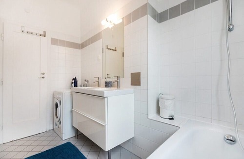 Wieden Apartment | STATE OPERA SUITE CITY CENTER "Santorini"