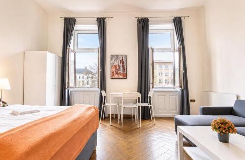 Wahring Apartment | 4 Great Apartment Near AKH - Ideal for Groups of 19
