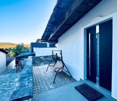 Klosterneuburg Apartment | Cozy 1BR Apt & LR with Terrace Near Museum Gugging