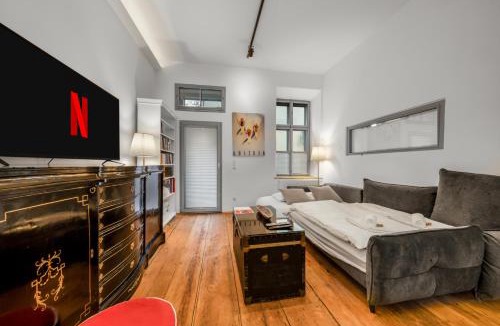 Schottenfeld Apartment | 1 Bedroom Apartment in Neubau, 8 min city center, AC, Parking