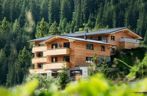Lech am Arlberg Bed & Breakfast | Mats Lech Alpenquartier