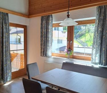 Burgstall Apartment | Haus Yasmin
