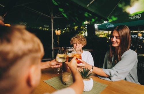 Niedernsill Hotel | Hotel Gasthof Kröll, 1x Großglockner kostenlos, Kinder bis 12 Jahre frei, Restaurant mit regionaler Küche