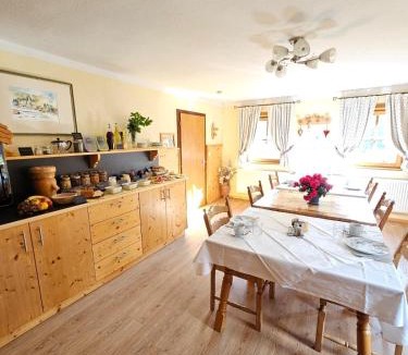 Sankt Oswald Bed & Breakfast | Frühstückspension Alte Schule