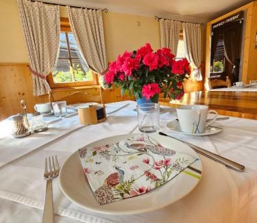 Sankt Oswald Bed & Breakfast | Frühstückspension Alte Schule