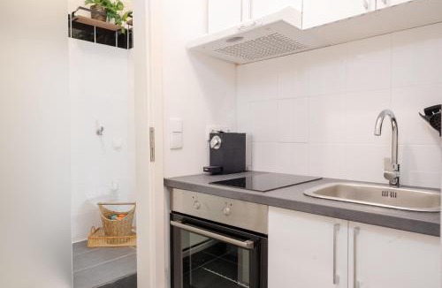 Brigittenau Apartment | Near City Center - 3min walk to U4 Metro