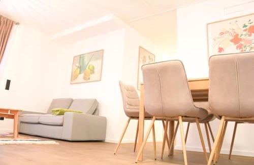 Grinzing Apartment | Stylish Penthouse Apartment with Free Parking