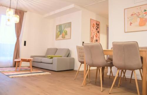 Grinzing Apartment | Stylish Penthouse Apartment with Free Parking