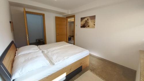 Bodensdorf Apartment | Luxus Terrassenappartement Berg & See 1