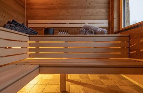Liesing House | Holiday Home Urhof Chalet by Interhome