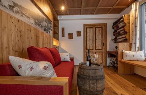 Liesing House | Holiday Home Urhof Chalet by Interhome