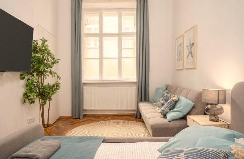 Brigittenau Apartment | Near City Center - 3min walk to U4 Metro