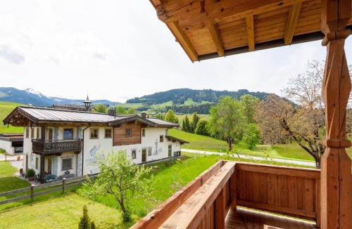 Hopfgarten im Brixental House | Holiday Home Brixen Valley Ski Bus Access