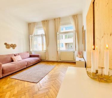 Rudolfsheim-Funfhaus Apartment | Affordable Room in Villa, With Garden & Parking